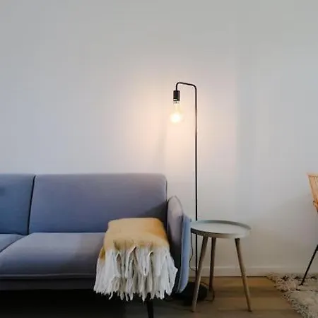 Beautiful In Le Chatelain - 1st Floor Apartamento *