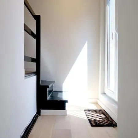 Beautiful In Le Chatelain - 1st Floor Apartamento Bruxelas