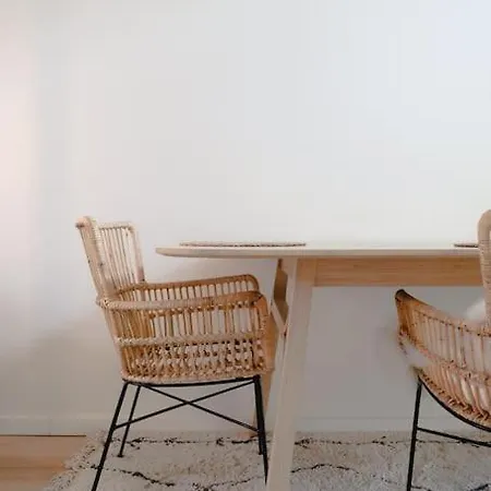 Beautiful In Le Chatelain - 1st Floor Apartamento