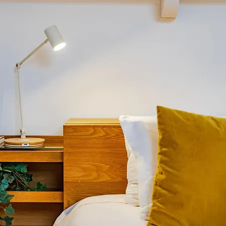 Modern Flat Near Grand Place شقة