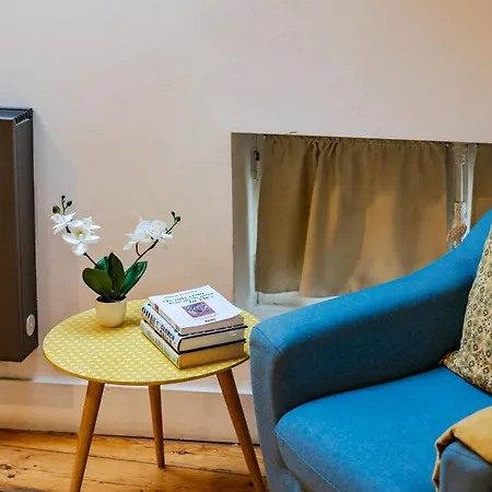 Modern Flat Near Grand Place شقة *