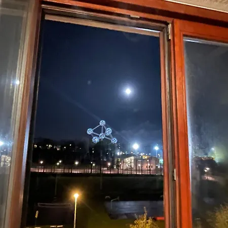 Atomium Ap דירה