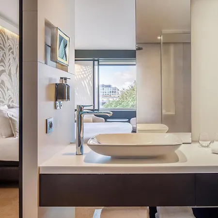 Hotel The 4*