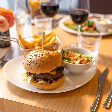 Novotel Brussels Airport 3*