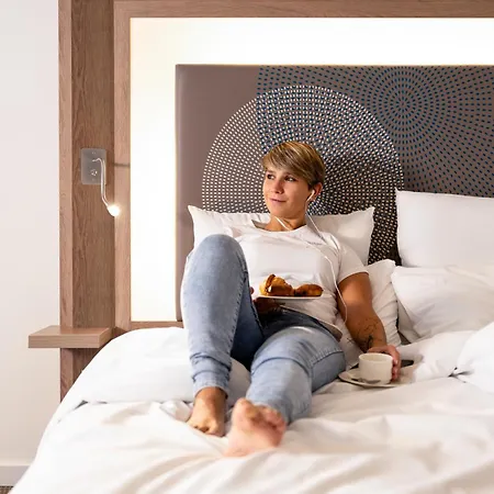 Novotel Brussels Airport Hotel 3*