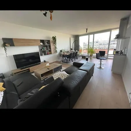 3 Jette Apartment *