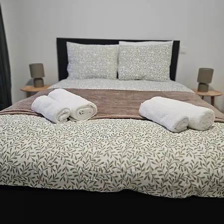 With Terrace 1 شقة