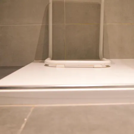 1br Metro Hopital Erasme Bordet Handicapt Friendly *