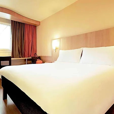 Ibis Expo Atomium Hotel 3*