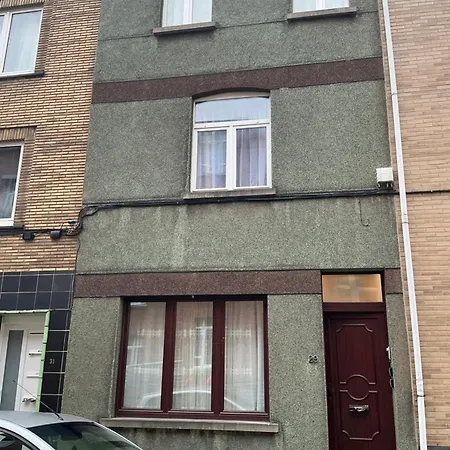 Avec Terrasse Privee Et Garage Rez De Chaussee Lumineux * בריסל