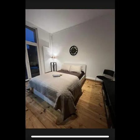 In Guest - Charming Guest In Historic Mansion בית הארחה