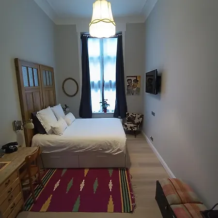 Marilou And Dalibor's Séjour chez l'habitant *