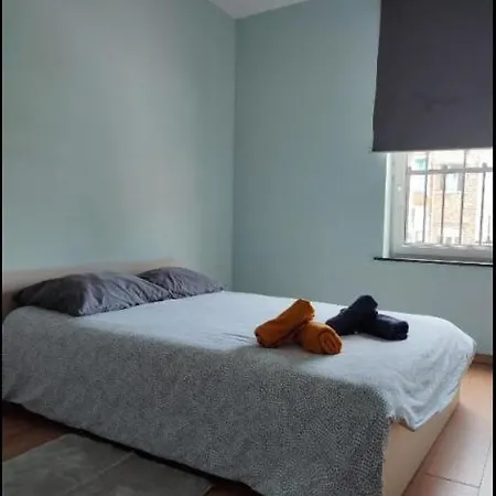 Confortable Lit Double Schaarbeek 1ere Etage Cle Normal Kwatera prywatna