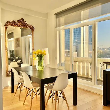 Lovely Loft In Panoramic View!