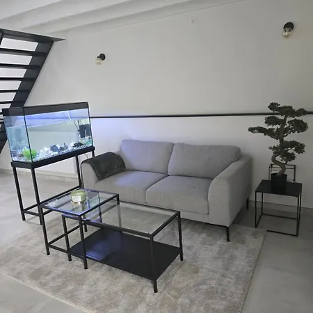 Aqua Loft Executive & Elegante Quartier Europeen Daire *