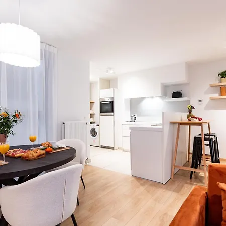 Contemporary Comfort In The Heart Of The アパート ブリュッセル