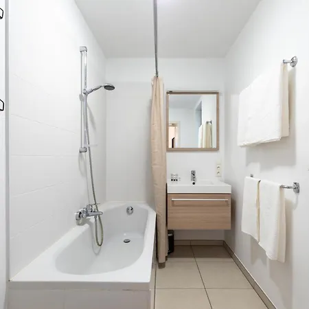 アパート Contemporary Comfort In The Heart Of The *