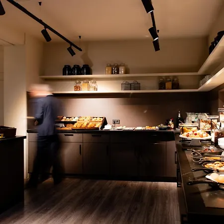 Pillows Centre Hotel 4*