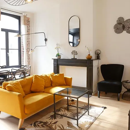 Absolute Charm 3 Bedroom 3 Bathroom With Ac Eu District Apartment *