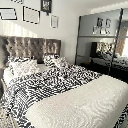 公寓 Strelitzyahouse *