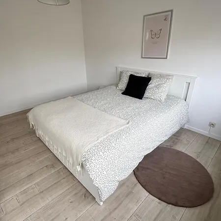 Charming Two Bedroom Flat - Nato - Apartman *