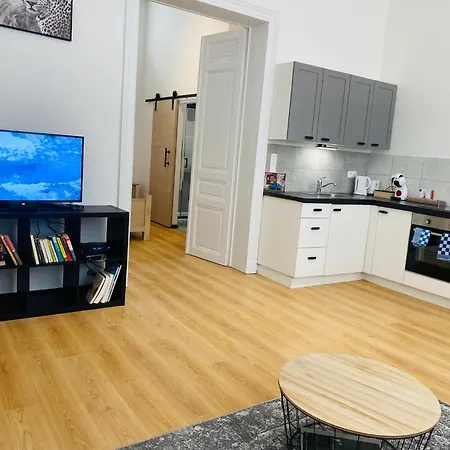 Calme Et Lumineux A Uccle Апартаменты Брюссель