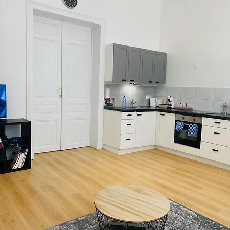 Апартаменты Calme Et Lumineux A Uccle *