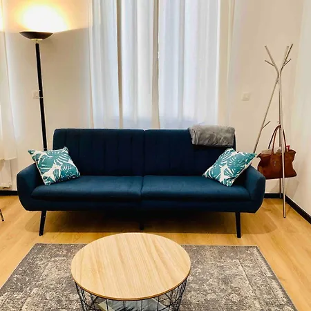 Calme Et Lumineux A Uccle Апартаменты *