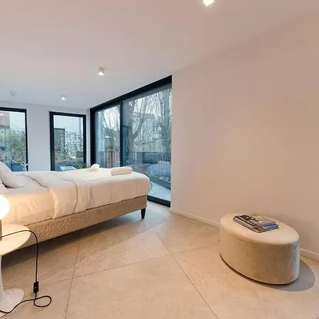 Town House 4 Bedrooms 布鲁塞尔
