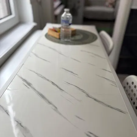 Apartment Spacious And Chic 1br - Separate Kitchen & Washer *