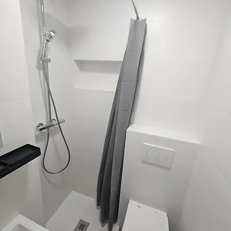 Apartment Pierre Et Marie Curie Brüssel
