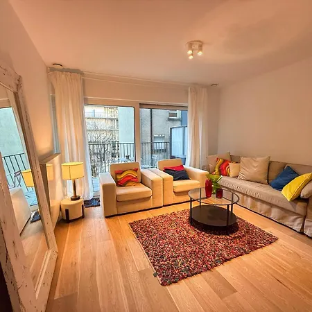 Near Luxembourg Square, Cleaning Included Apartamento Bruselas