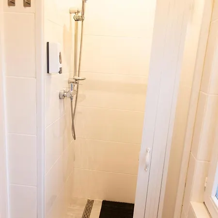 Apartmán Sous Toit Lumineux Avec Garage Et 4 Pieces En Enfilade *