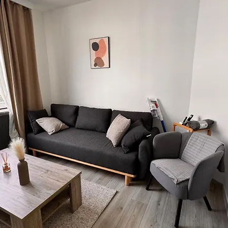 T2 Neuf Quartier Calme Et Transport Devant *