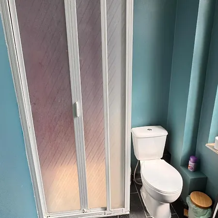 T2 Neuf Quartier Calme Et Transport Devant *