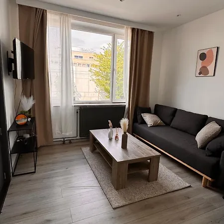 T2 Neuf Quartier Calme Et Transport Devant * Brusel