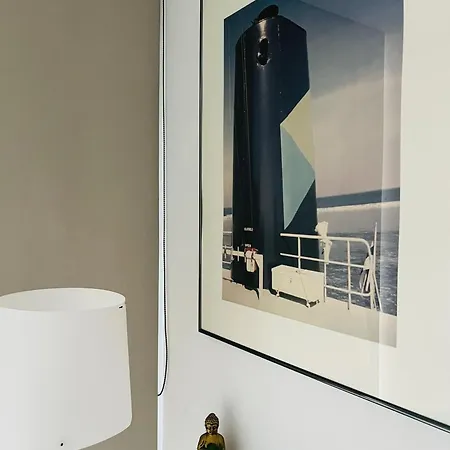 Surplombant Louisa بروكسل