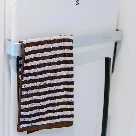 Slow Moments In Apartamento *