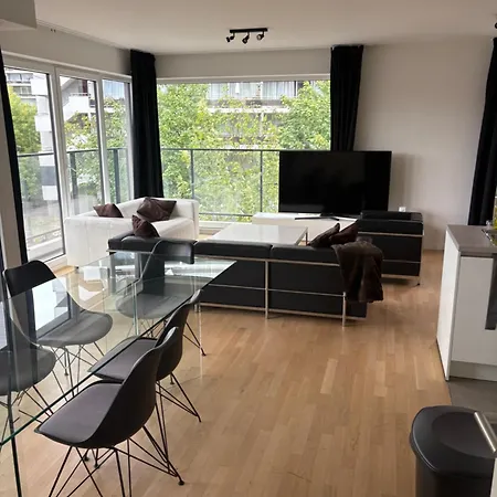 Modern Close To Everything