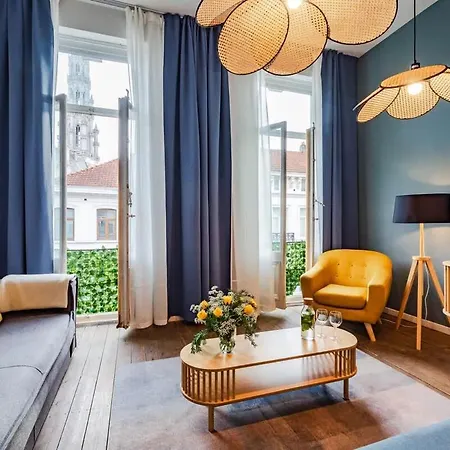 Exclusive 2br With Unesco Views