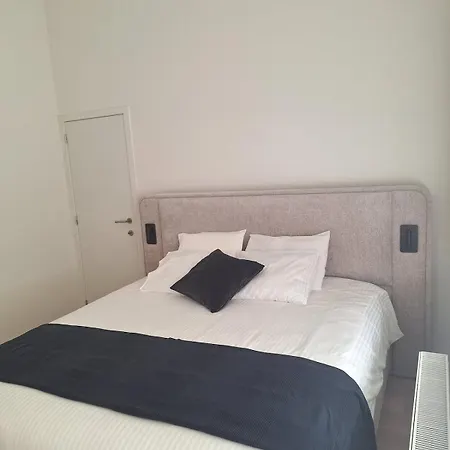 Louise Luxe In * Bruxelles