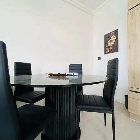 公寓 Garden's Jacuzzi 1 *