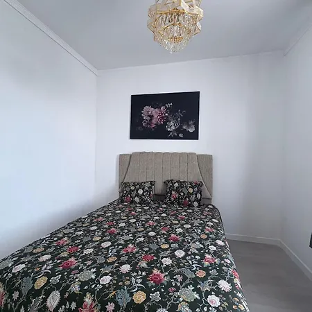 公寓 Garden's Jacuzzi 1