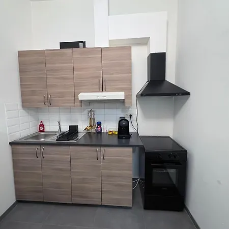 Garden's Jacuzzi 1 *