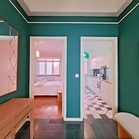 Bright 1br Flat In Saint-gilles Брюссель
