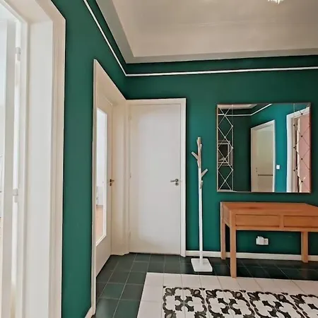 Апартаменты Bright 1br Flat In Saint-gilles