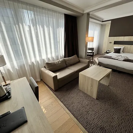 Western Royal Centre Hotel