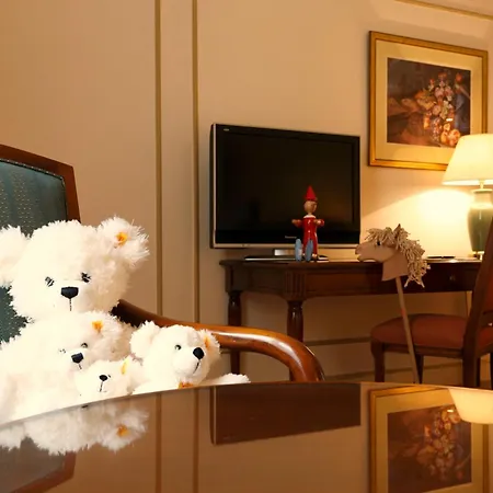 Le Plaza מלון 5*