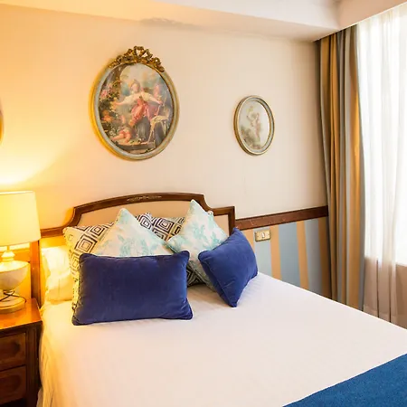 Avenue Louise Trademark Collection By Wyndham