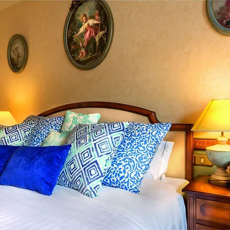 Avenue Louise Trademark Collection By Wyndham Hotel 4*